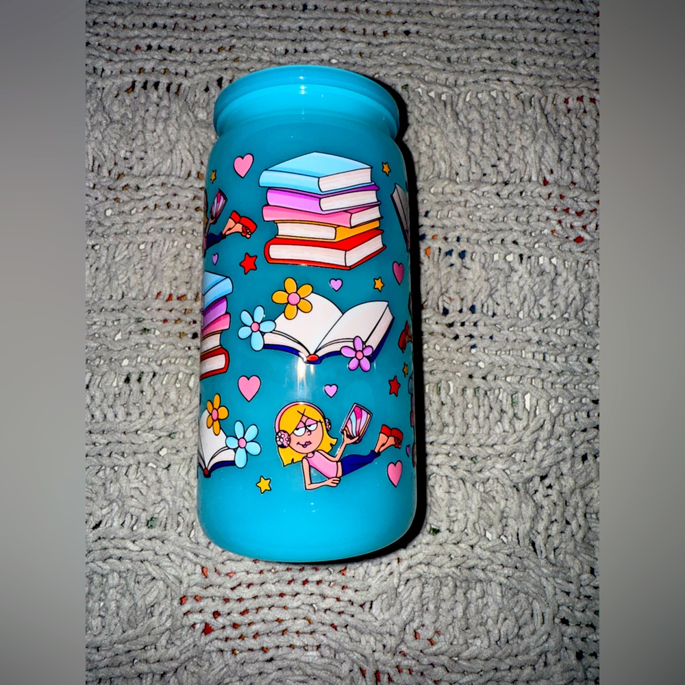 Hilary Duff Cute Book Lover Cup – Teacher & Reader Aesthetic 📚💖